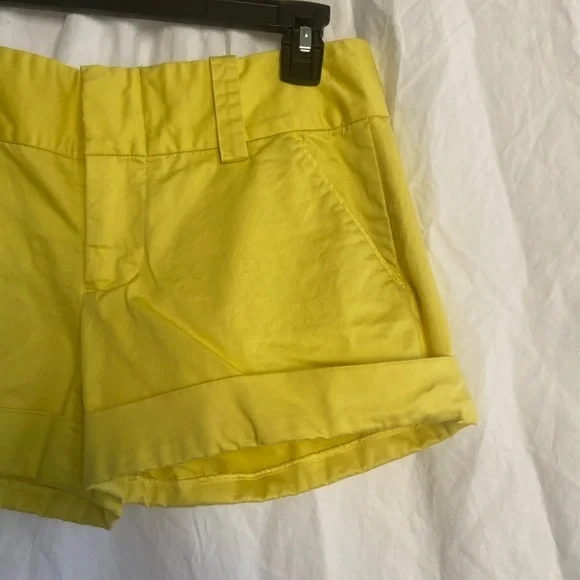 alice + olivia OLIVIA lemon JEAN SHORT Size 4 - Picture 4 of 11